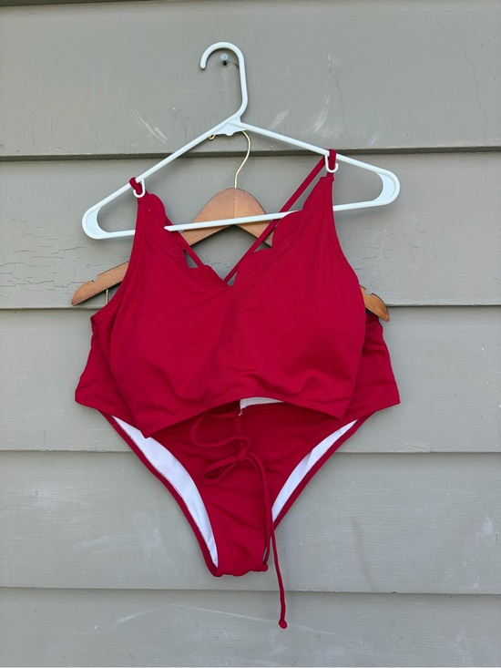 Zaful Other - Zaful New 2 piece scalloped swim suit